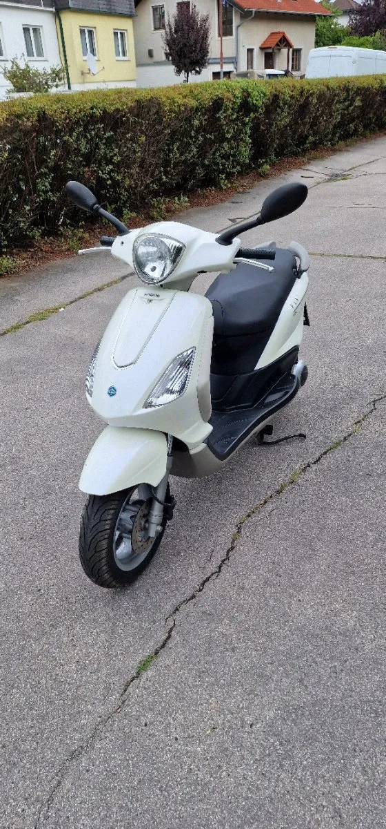 Piaggio Fly