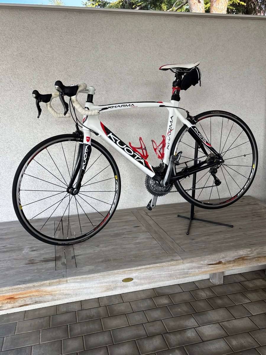 Rennrad KUOTA Kharma Race (wei) inkl. Laufradtasche, Ersatzteile und  Zubehr, RH 56 - Schaltung Shimano Ultegra triple VB,  950,- (2601  Eggendorf) - willhaben
