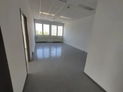 3-Zimmer-Gewerbeimmobilie mieten in Wels – 79 m², € 951 – Bild 2 von 11