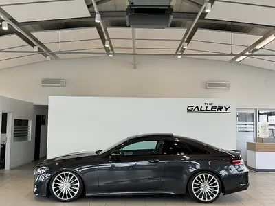 Mercedes-Benz E-Klasse E 220 d AMG-Line 4MATIC Aut.*Widescreen*Panoram...