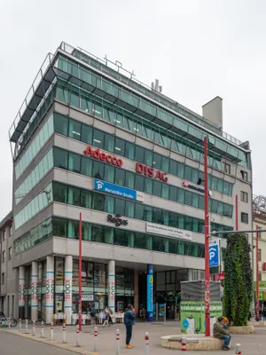 Gewerbeimmobilie mieten in Wien – 1 378 m² – Bild 1 von 9