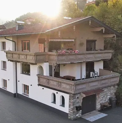 11-Zimmer-Gewerbeimmobilie kaufen in Schwaz – 229 m² – Bild 1 von 29