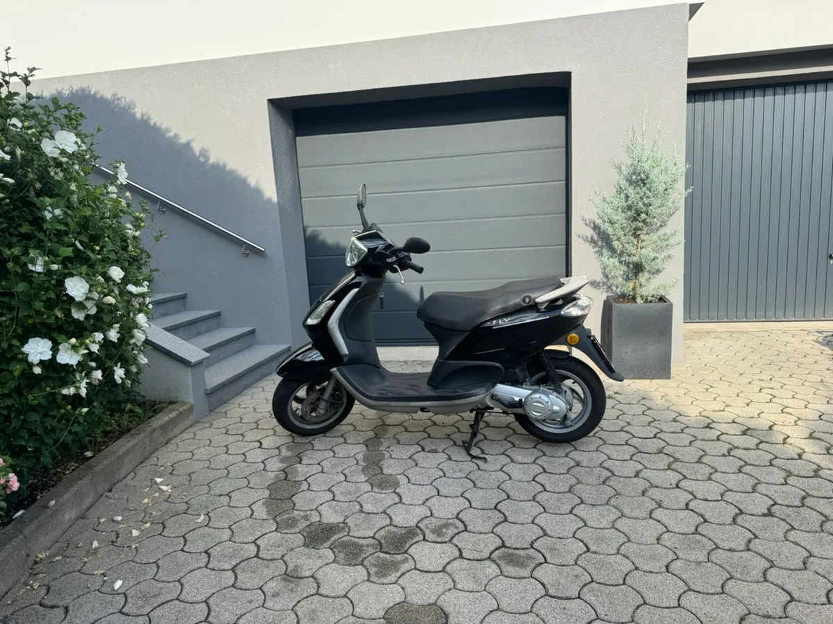 Piaggio Fly