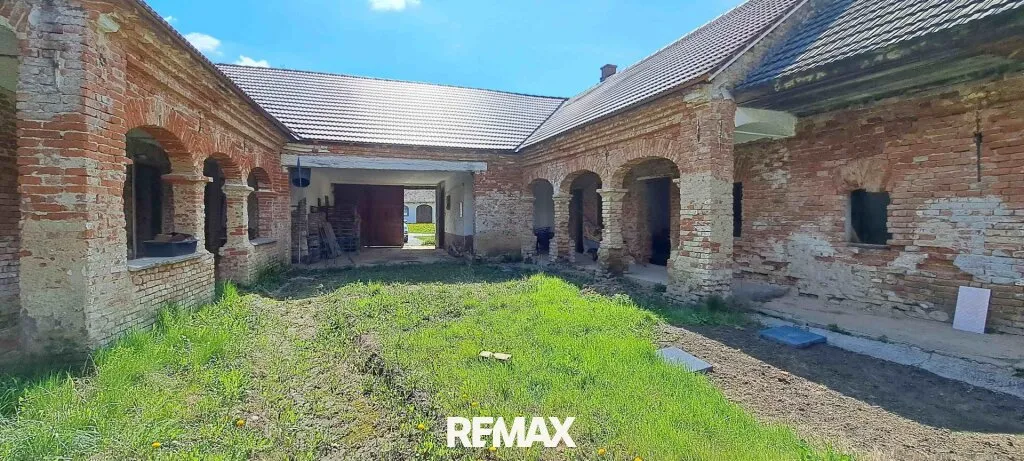 Traditioneller Vierkanthof im Dornröschenschlaf - Ansicht 2