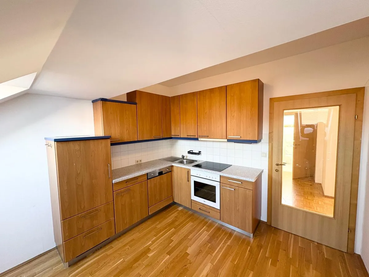 2-Zimmer-Erstbezug nach Sanierung mit Balkon - Provisionsfrei! - Ansicht 3
