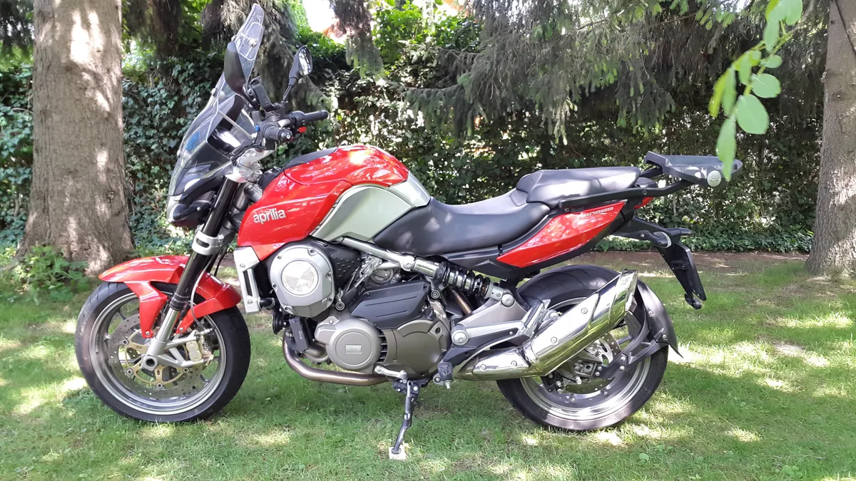 Aprilia Mana