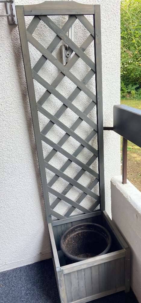 Blumenkasten mit Gitter fr Kletterpflanzen,  20,- (9500 Dobrova) -  willhaben