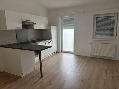 Helle ruhige Wohnung im Erdgeschoß inkl. Parkplatz zu vermieten, photo 1