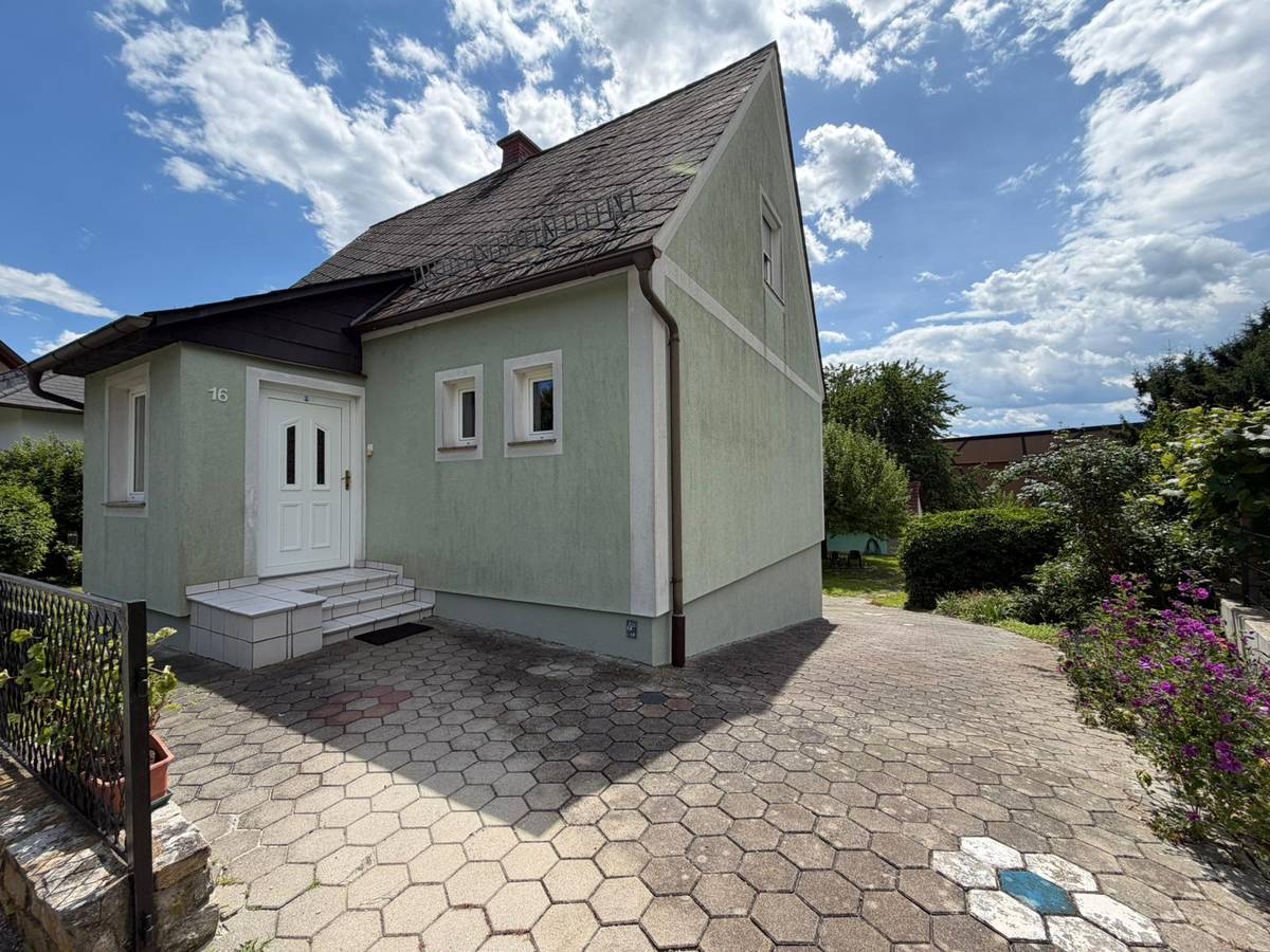 Viel Platz für Familie, Hobby und Beruf - gepflegtes Einfamilienhaus mit Nebengebäude auf großzügigem Grundstück in begehrter Lage in Hartberg! - Ansicht 3