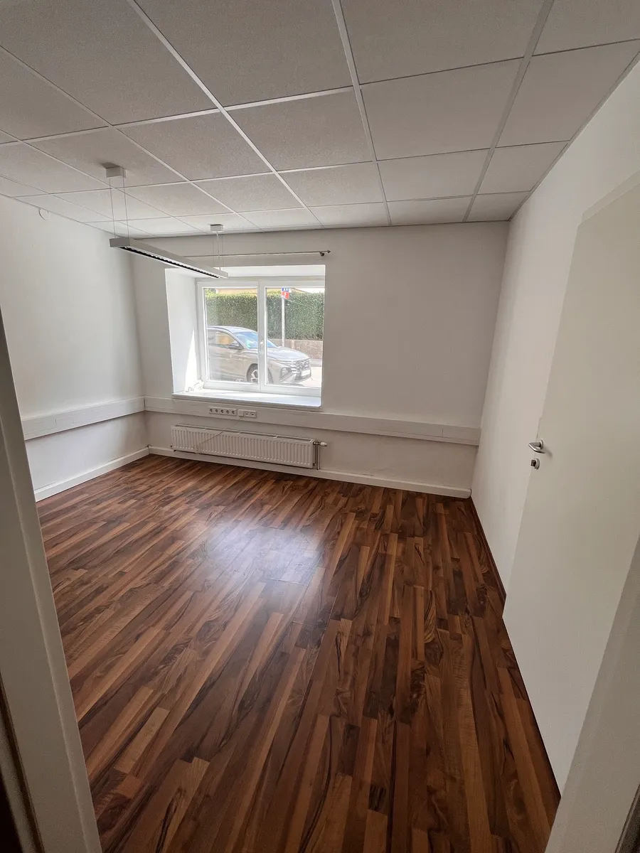 Vielseitige Büro- oder Geschäftsfläche im Erdgeschoss mit Parkplätzen - ca.100 m² in Schärding - Ansicht 3