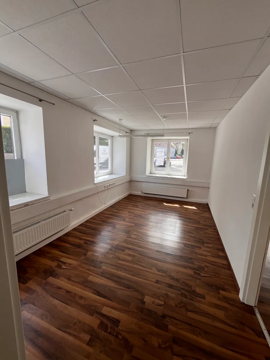 Vielseitige Büro- oder Geschäftsfläche im Erdgeschoss mit Parkplätzen - ca.100 m² in Schärding - Ansicht 2
