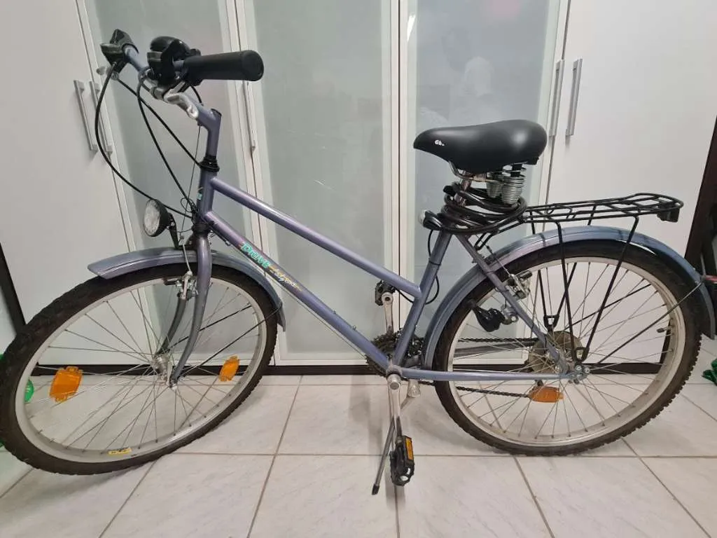 12v ladegerät für e-bike bosch Solar-E-Bike-Ladegerät | Akkus Ladekabel Fam_Lvl_1: Teile Farbe:Light Gray Includes charger First Look | Cube