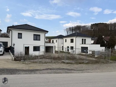 Haus kaufen in Melk – 125,45 m², € 190.000 – Bild 1 von 57