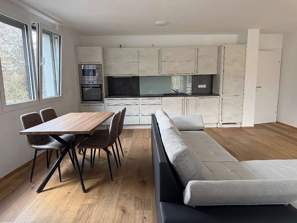 Möblierte, helle 2-Zimmer-Wohnung, Kurzzeitmiete möglich