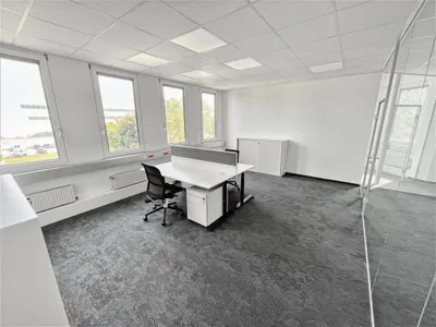 Gewerbeimmobilie mieten in Wien – 1 340 m², € 12