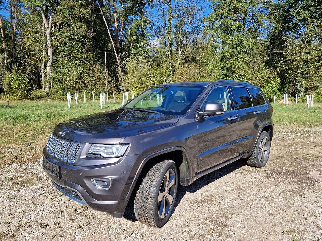 Jeep Grand Cherokee Overland 4x4 SUV / Geländewagen