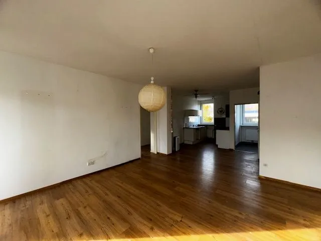 RUHIGE 3-ZIMMER-WOHNUNG MIT BALKON UND PARKPLATZ - Ansicht 2