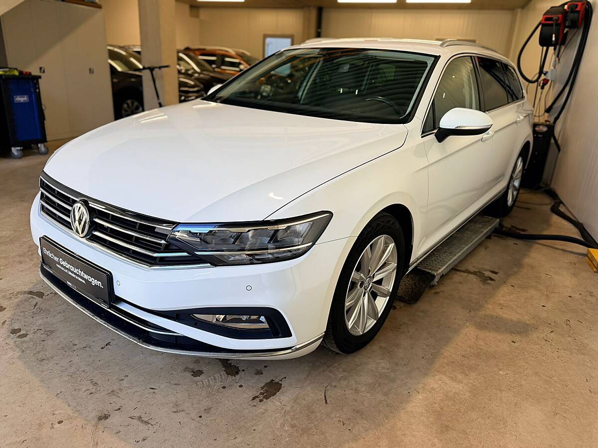 VW Passat Variant Elegance 1,5 TSI DSG