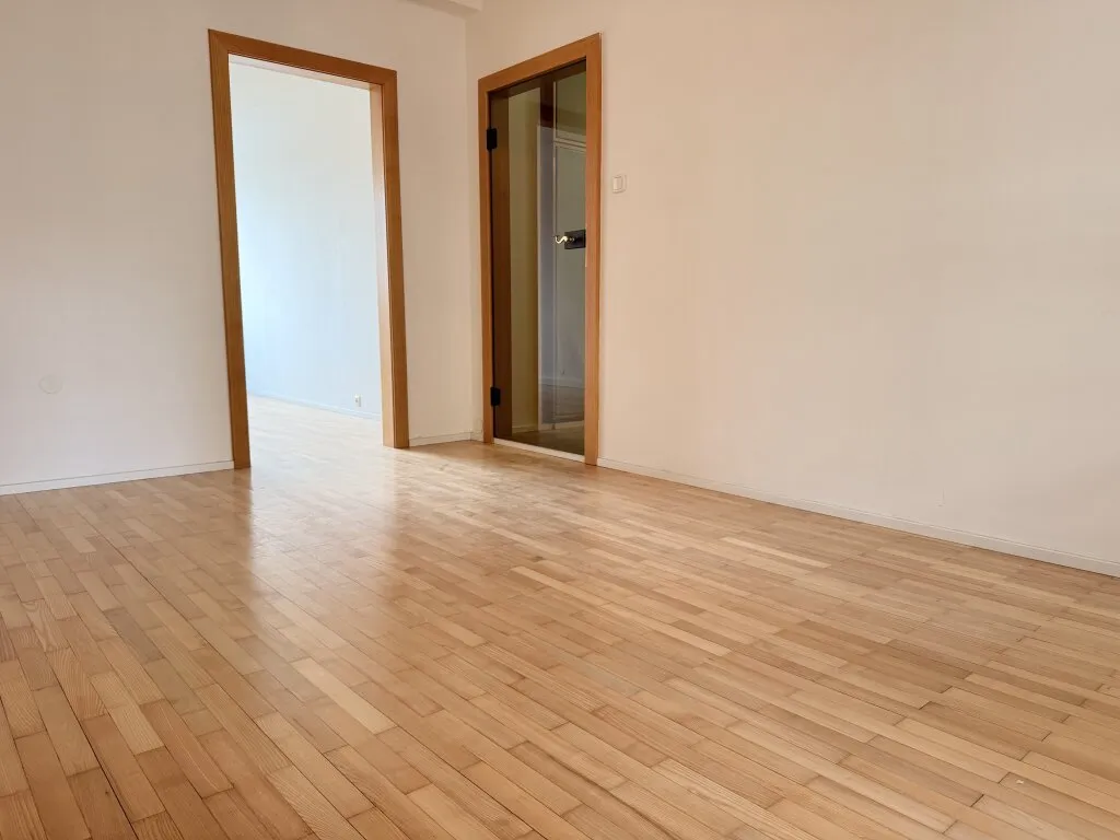 Helle 2-Zimmer-Wohnung mit moderner Küche & Loggia (exkl. Sanierungsdarlehen) - Widok 3