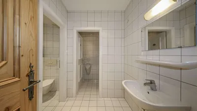 1-Zimmer-Gewerbeimmobilie mieten in Kitzbühel – 77 m², € 2.450 – Bild 11 von 17