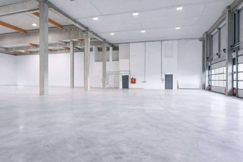 Kombination Lagerhalle 300 m² + Büro 220 m² südlich von Wien, in Wr. Neudorf - Pamja 2