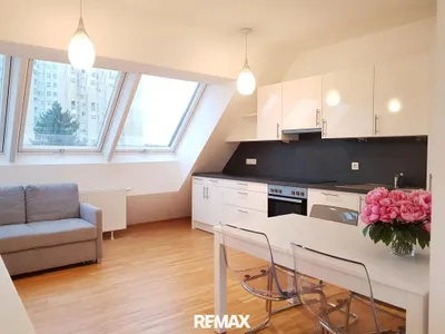 Möblierte 2-Zimmer-Dachgeschosswohnung mit Terrasse nahe U1 Kagran – Bild 2