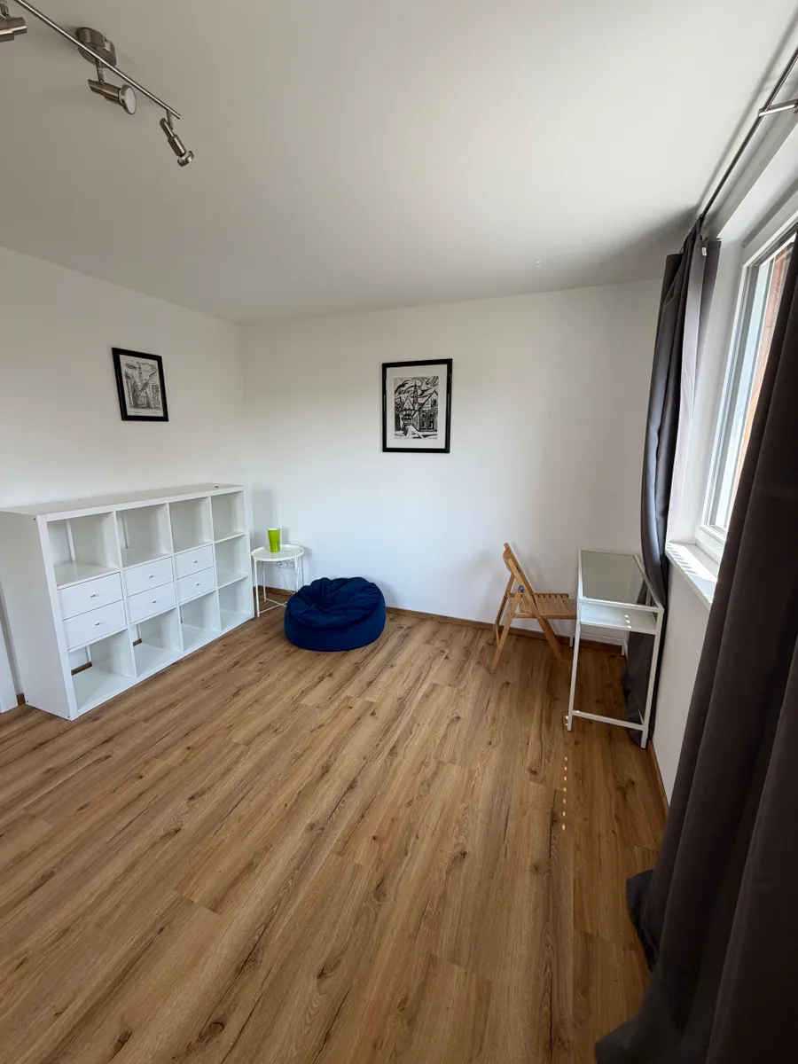 Großes Zimmer in 4-er WG - Widok 2