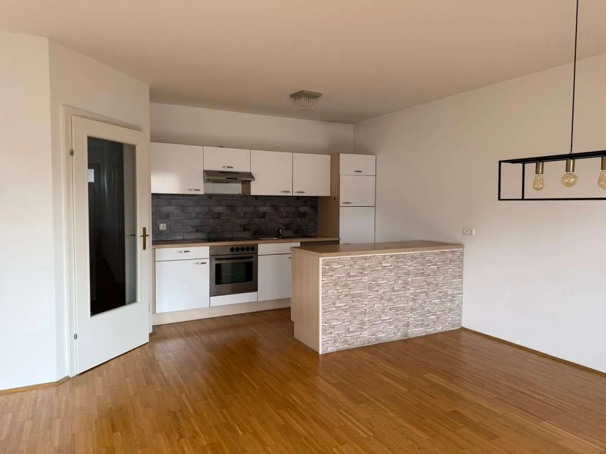 sonnige 2 Zimmer Wohnung mit Wohlfühlcharakter - Ansicht 2