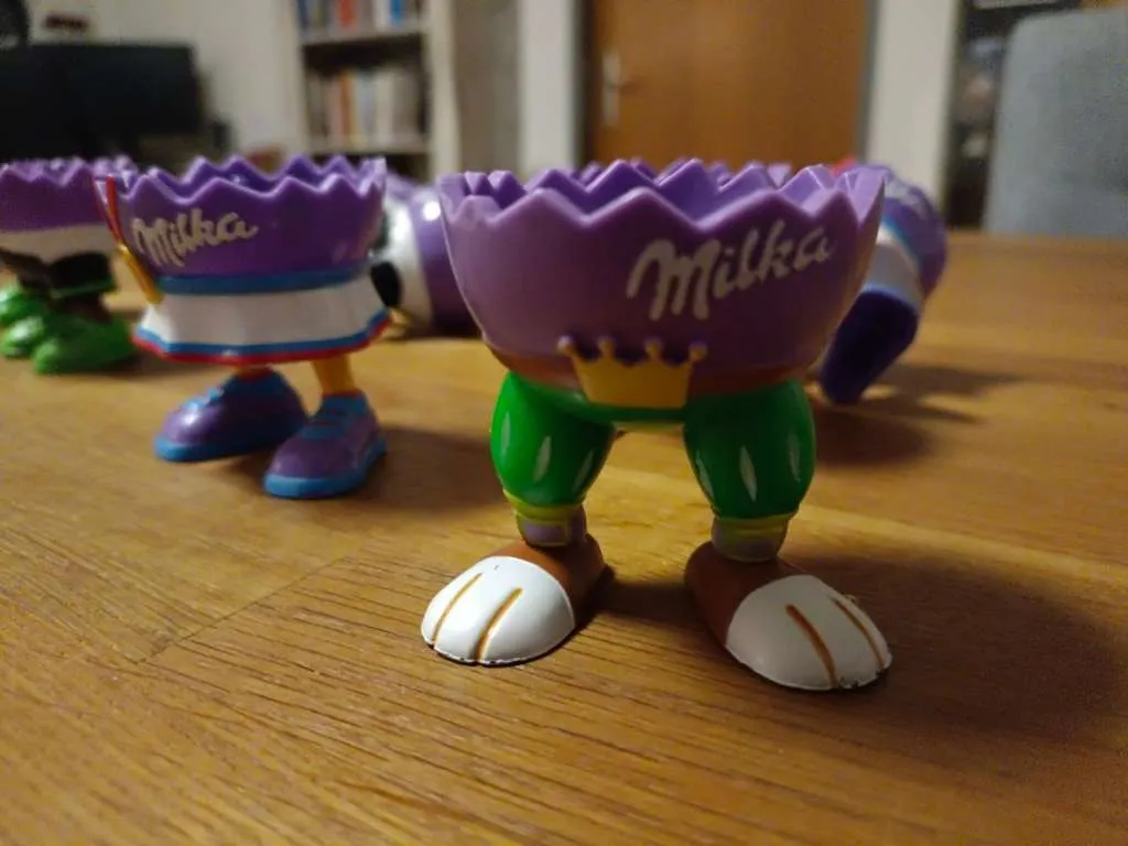 Milka Eierbecher, € 2,- (3300 Amstetten)