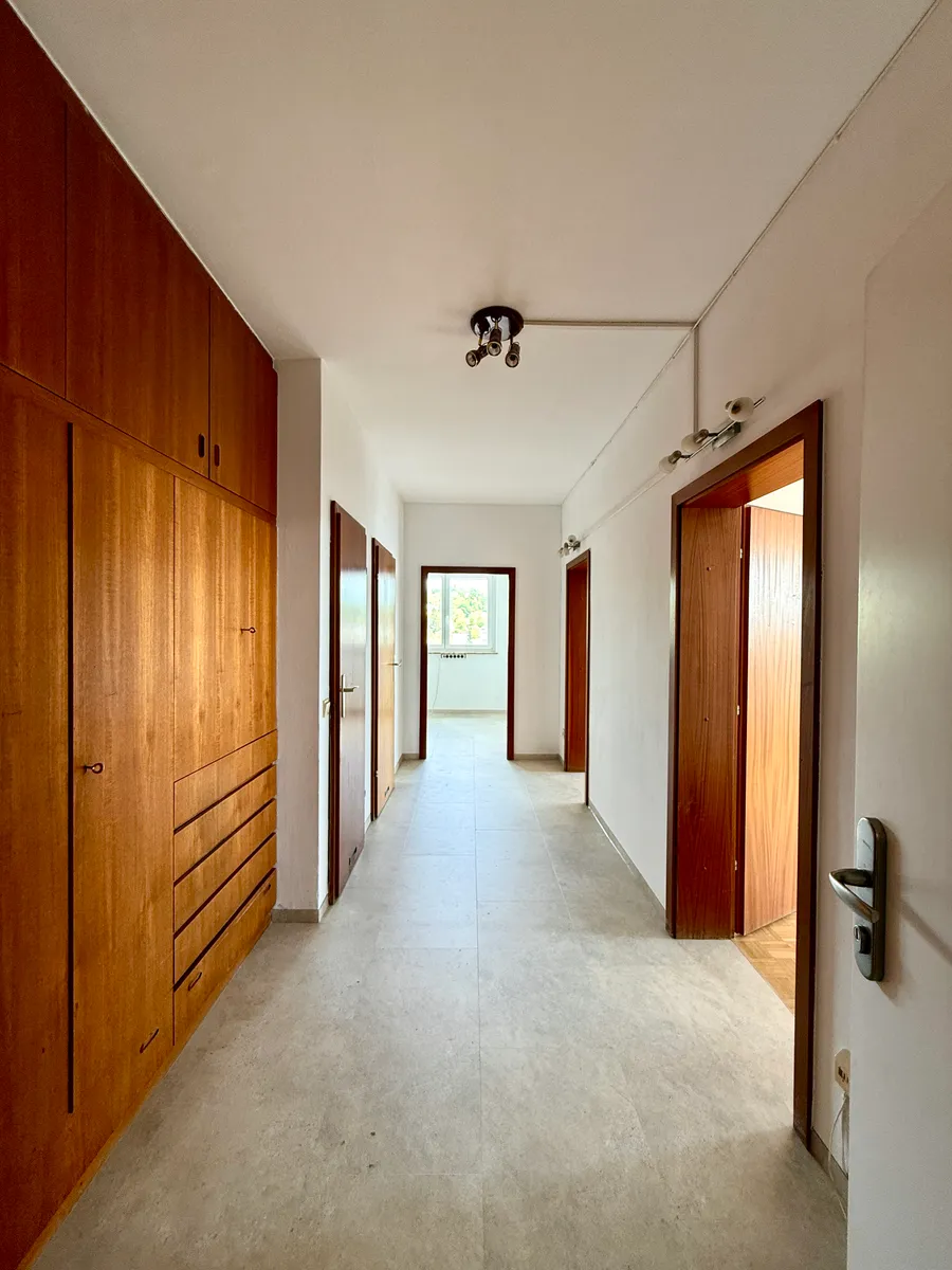 Sehr helle 68 m² Wohnung im 10. Liftstock mit Balkon und Blick über Graz - Widok 3