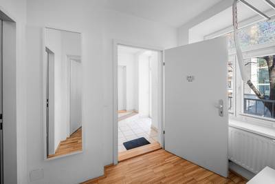 Teilmöblierte Maisonette-Wohnung. Nur 90 Meter von der Mariahilferstraße entfernt. – Bild 2