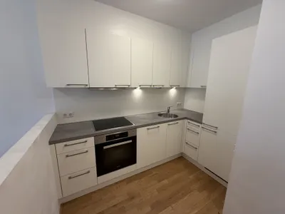 3-Zimmer-Wohnung in begehrter Lage in unmittelbarer Nähe zum Kagraner Platz
