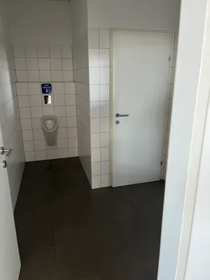 8-Zimmer-Gewerbeimmobilie mieten in Baden – 272 m², € 3.496 – Bild 16 von 19