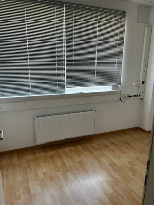 8-Zimmer-Gewerbeimmobilie mieten in Baden – 272 m², € 3.496 – Bild 19 von 19