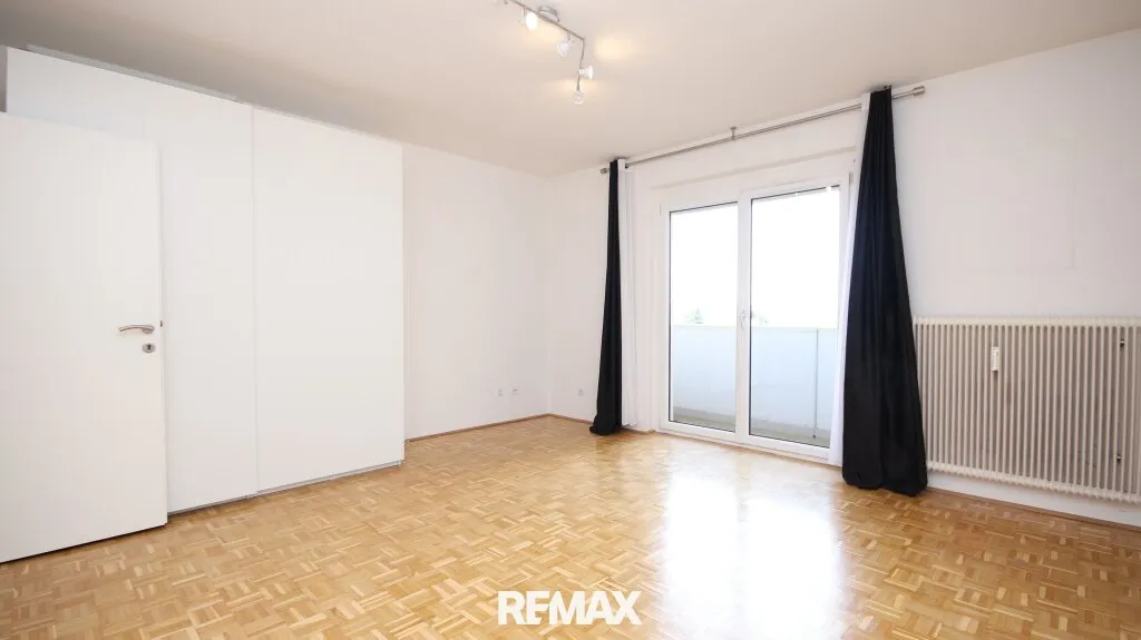 Einziehen und wohlfühlen - helle 2-Zimmer-Wohnung mit Loggia und Parkplatz – pohled 3