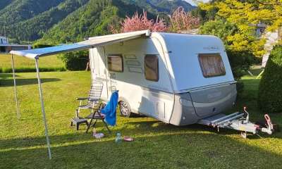 Wohnwagen Hymer Nova 435 mit Mover Standkli...