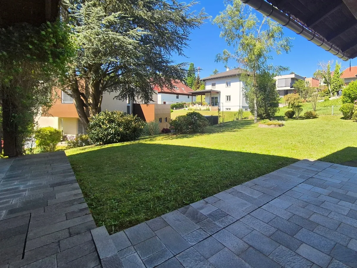 Großzügiger Bungalow auf 1.915 m² Grundstück in ruhiger Sackgassen-Endlage - View 2