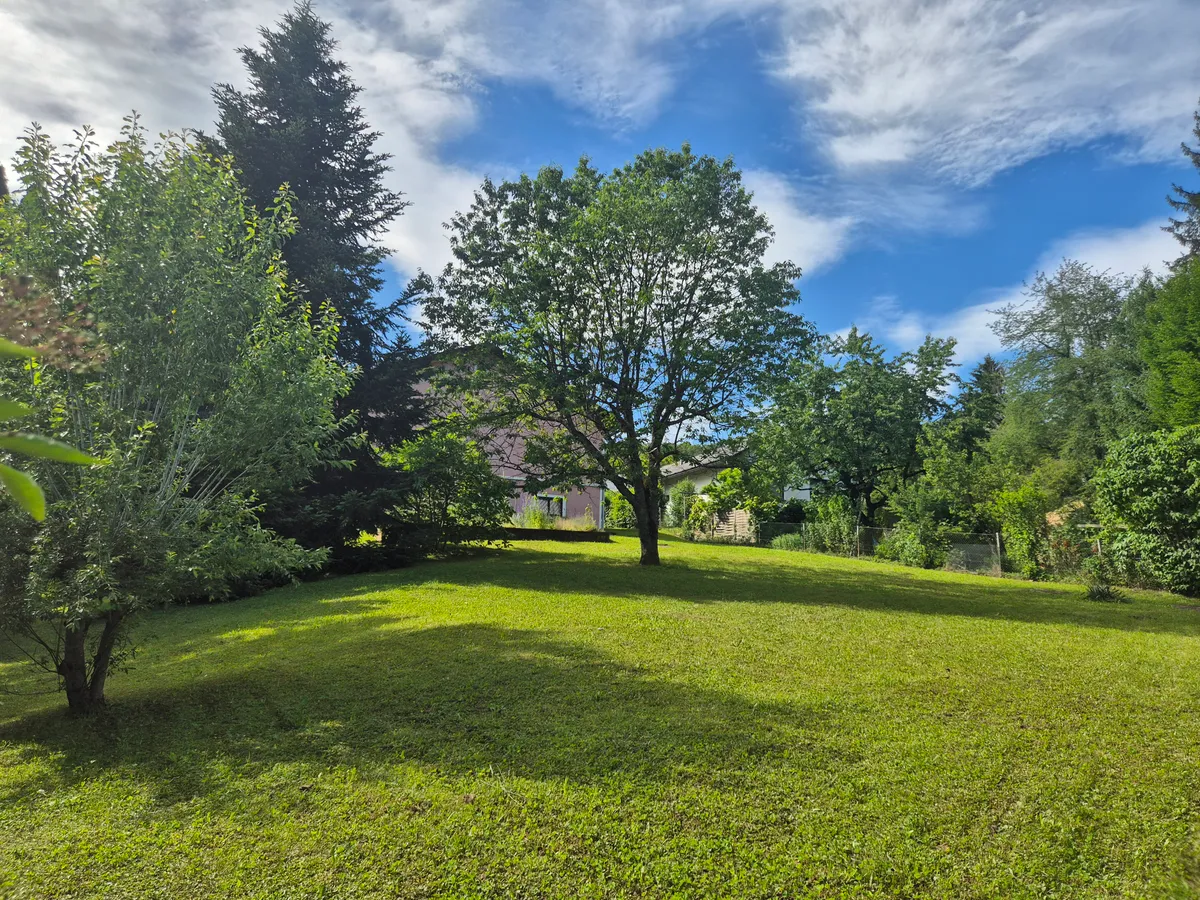 Großzügiger Bungalow auf 1.915 m² Grundstück in ruhiger Sackgassen-Endlage - View 3