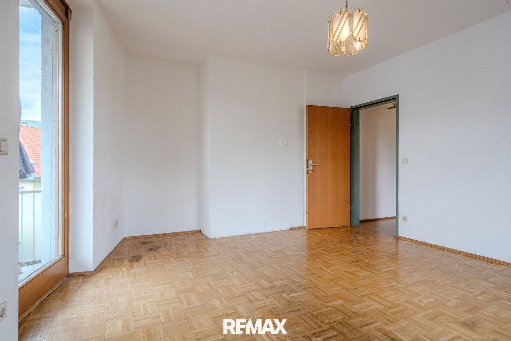 Tiefgaragenplatz, Balkon & Lift - 60 m² Eigentum sofort verfügbar - Ansicht 3