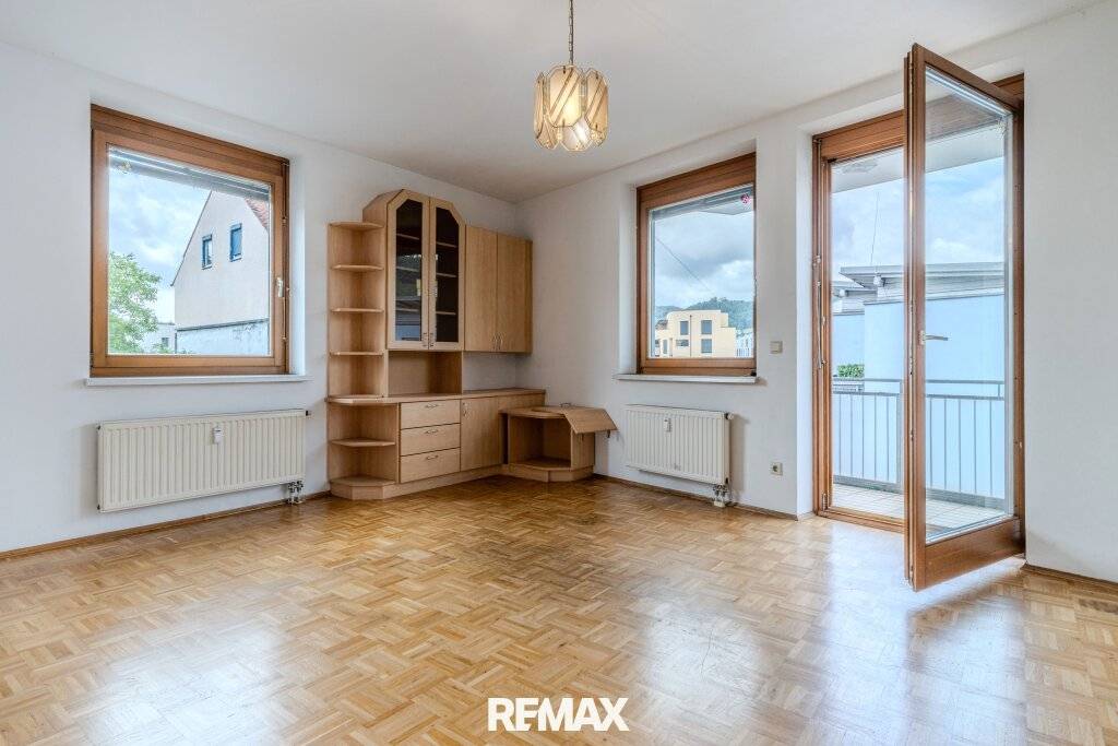 Tiefgaragenplatz, Balkon & Lift - 60 m² Eigentum sofort verfügbar - Ansicht 2