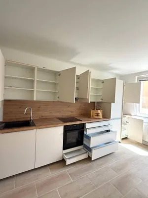 Frisch renoviert: Helle 3-Zimmer-Wohnung mit Garage & ruhigem Grün-Innenhof beim Yppenplatz/ Brunnenmarkt, 1160 Wien – Bild 3
