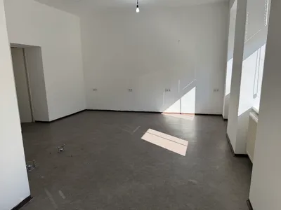 2-Zimmer-Gewerbeimmobilie mieten in Mödling – 94 m², € 380 – Bild 2 von 8