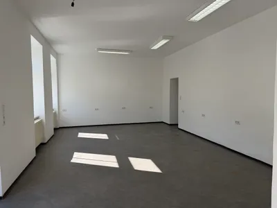 2-Zimmer-Gewerbeimmobilie mieten in Mödling – 94 m², € 380 – Bild 1 von 8