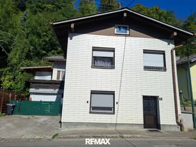 4-Zimmer-Haus kaufen in Braunau am Inn – 120 m², € 180.000 – Bild 1 von 13