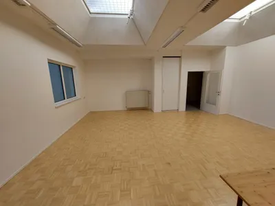 2-Zimmer-Gewerbeimmobilie mieten in Linz – 48 m², € 585 – Bild 3 von 18