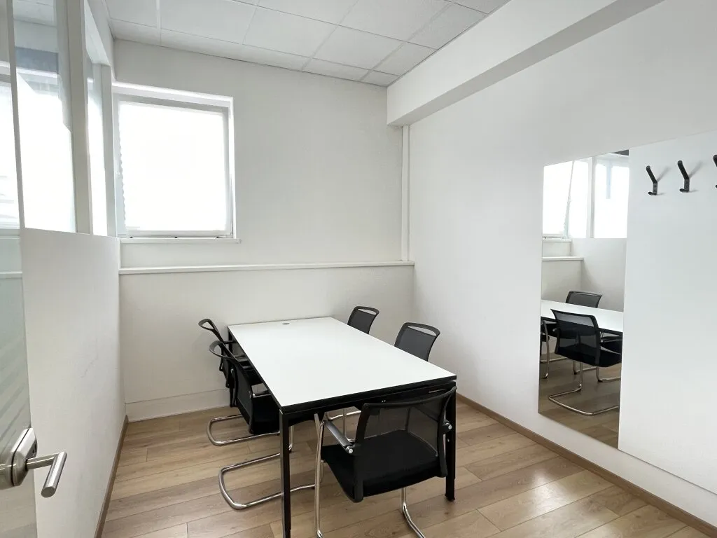 möbliertes Büro in Bürogemeinschaft - verkehrsgünstige Lage nahe A1 Eugendorf - Ansicht 2