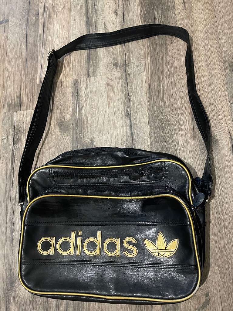 Schwarz gold adidas tasche online