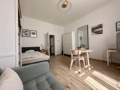 Kurzzeitvermietung! Stilvolle Wohnung ab Juli 2026 verfügbar – Bild 3