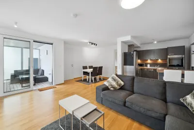 Exklusiver 3-Zimmer-Neubau mit zwei Balkonen – Bild 2