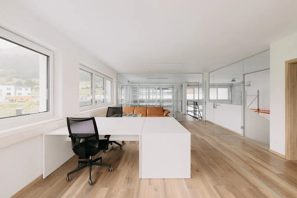 Moderne Gewerbehalle mit Büro, Lager und Top-Ausstattung in Schwaz zu vermieten - Ansicht 3